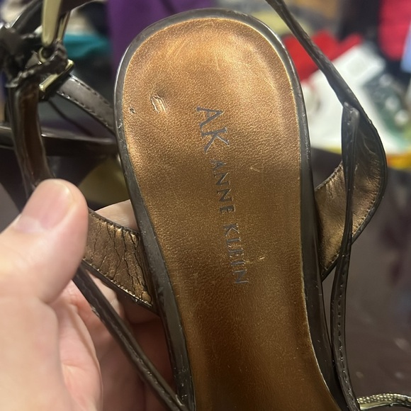 ANNE KLEIN Bronze Platform Open Toe Strap size 9 High Heeled - Picture 4 of 6